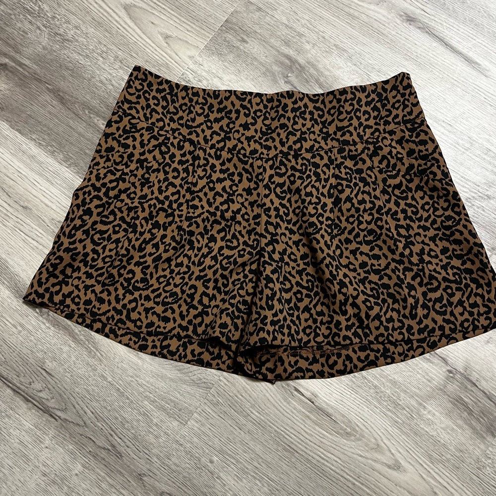 LOFT Animal Print Shorts - Picture 1 of 11
